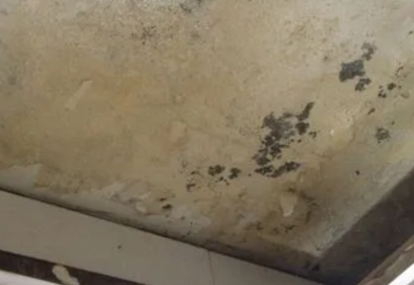 龙湾阳台漏水维修公司分享下龙湾卫生间渗水维修需要注意哪些问题。